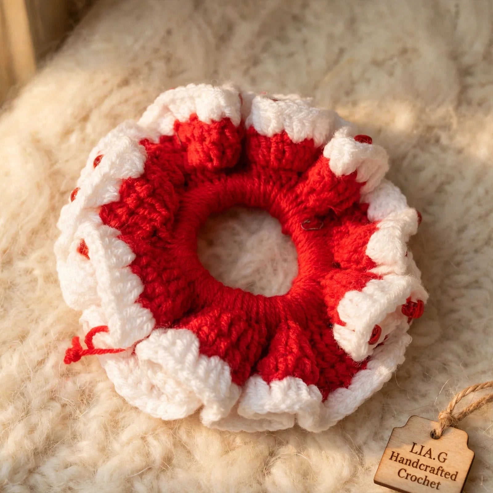 Coletero crochet bicolor rojo y blanco con cuentas rojas - LIA.G
