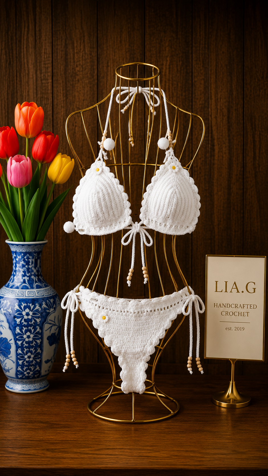 Bikini crochet blanco con margaritas y pompones LIA.G