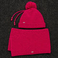 Conjunto completo Magenta Bloom — gorro con pompón y bufanda larga crochet fucsia — LIA.G