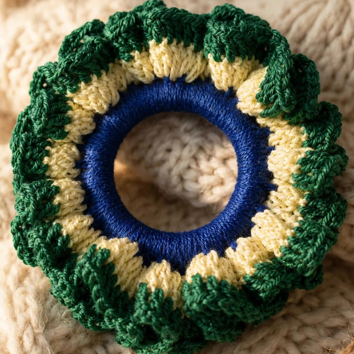 Coletero crochet original tricolor verde amarillo y azul marino - LIA.G