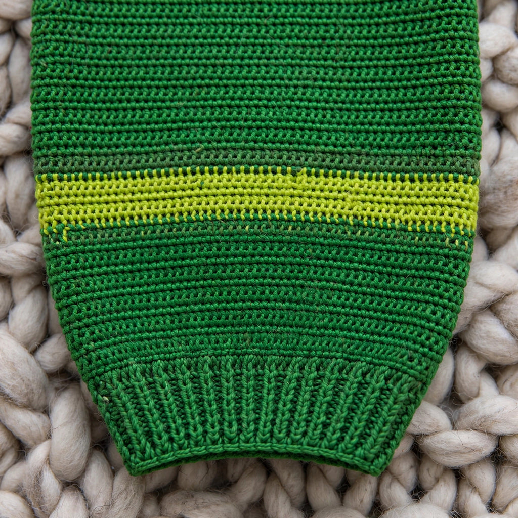 Detalle puño acanalado tobillo y raya verde lima — Pantalón Crochet Verde LIA.G