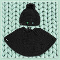 Conjunto completo Midnight Cape — gorro con pompón y capa corta crochet negro con destello plateado — LIA.G